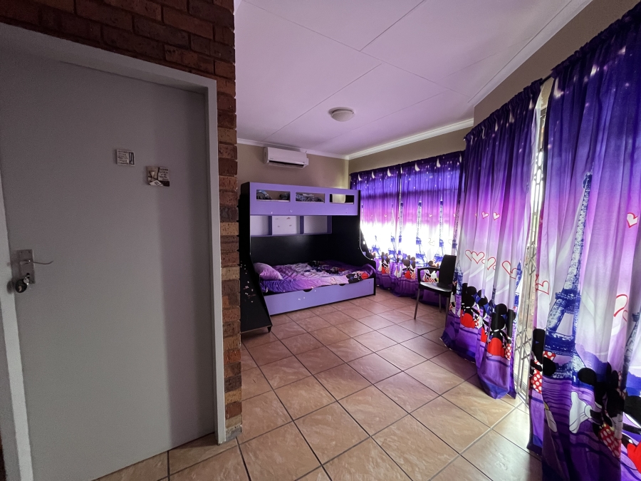 3 Bedroom Property for Sale in Safari Gardens North West